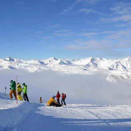 Near Cable Car With Valley Views 维松纳