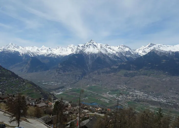 Near Cable Car With Valley Views Appartement