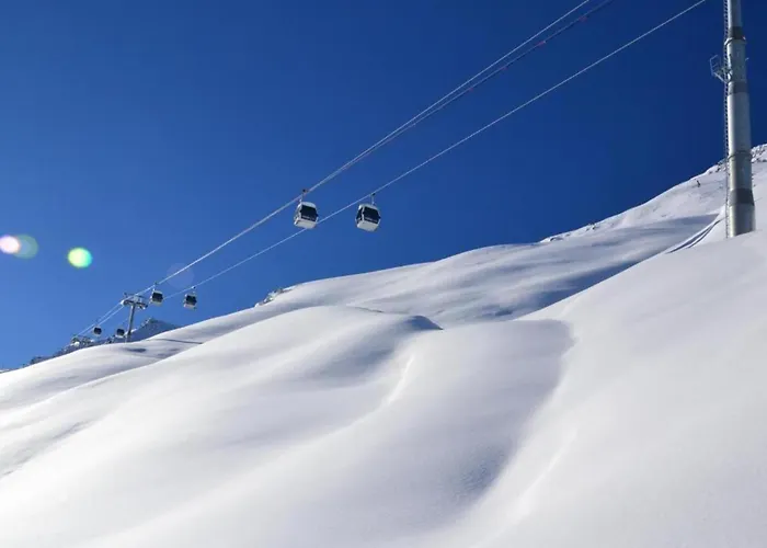 Near Cable Car With Valley Views 아파트