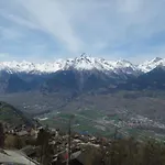 Near Cable Car With Valley Views Apartamento